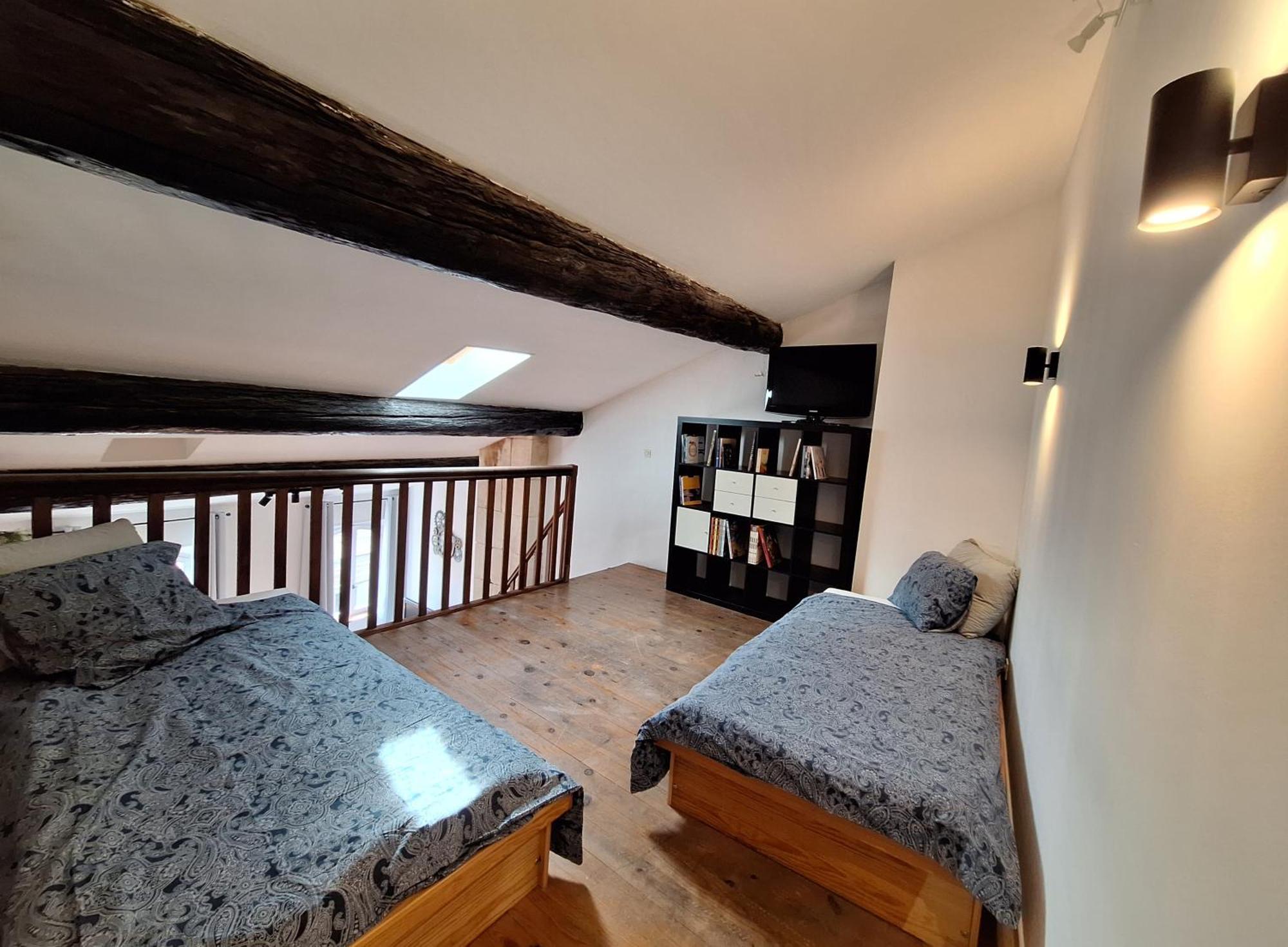 Apartment La Garriguette Centre Historique Calme Climatise 6 A 8 Couchages Arles
