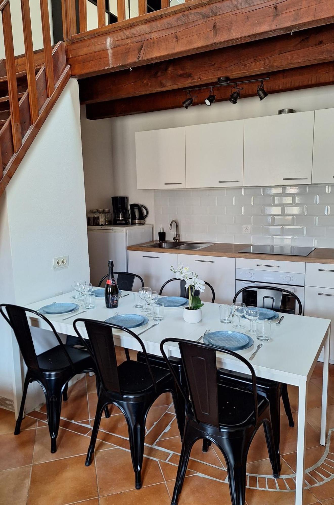 La Garriguette Centre Historique Calme Climatise 6 Couchages Arles