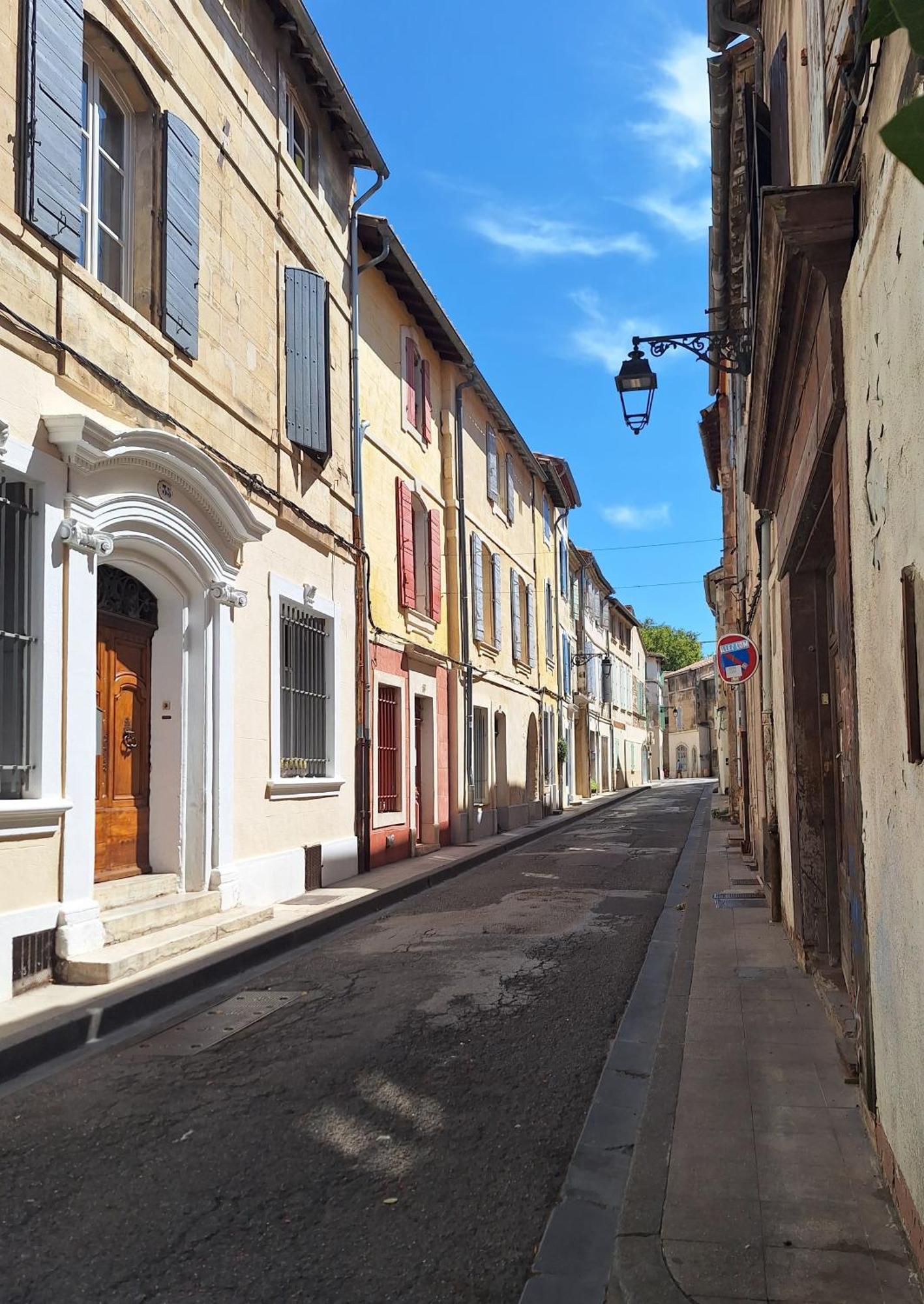 La Garriguette Centre Historique Calme Climatise 6 Couchages Appartement *